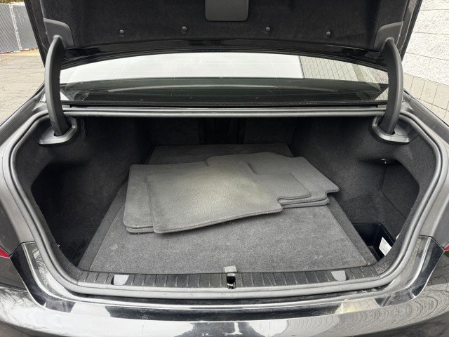 Used 2019 BMW 740i w/ Cold Weather Package RWD image 9
