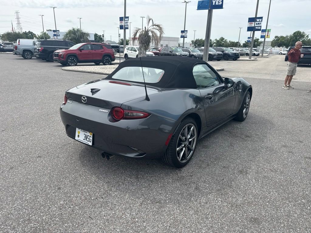 Used 2023 MAZDA MX-5 Miata Grand Touring RWD image 8