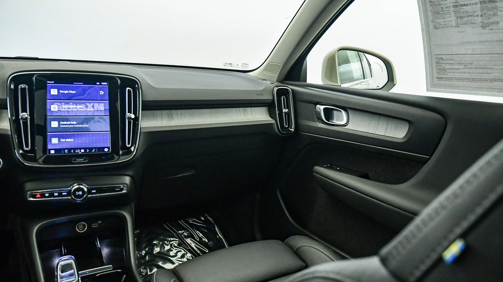 Certified 2025 Volvo XC40 B5 Plus w/ Climate Package image 16