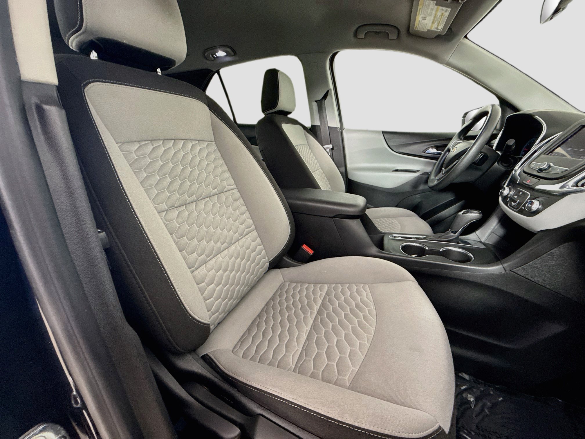 Used 2020 Chevrolet Equinox LS w/ LS Convenience Package FWD image 29