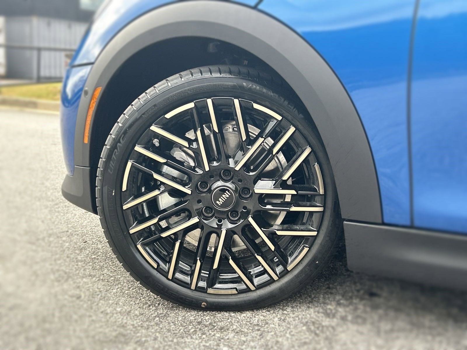 Certified 2025 MINI Cooper 2-Door Hardtop image 22