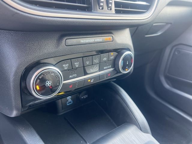 Certified 2022 Ford Escape SE w/ Cold Weather Package AWD/4WD image 14
