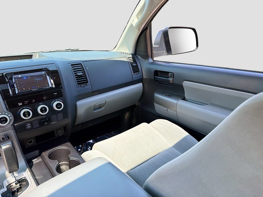 Used 2016 Toyota Sequoia SR5 AWD/4WD image 24