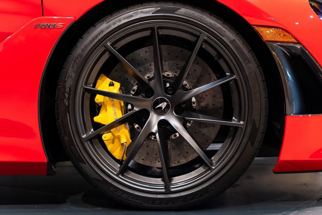 Used 2022 McLaren 720S Spider image 15