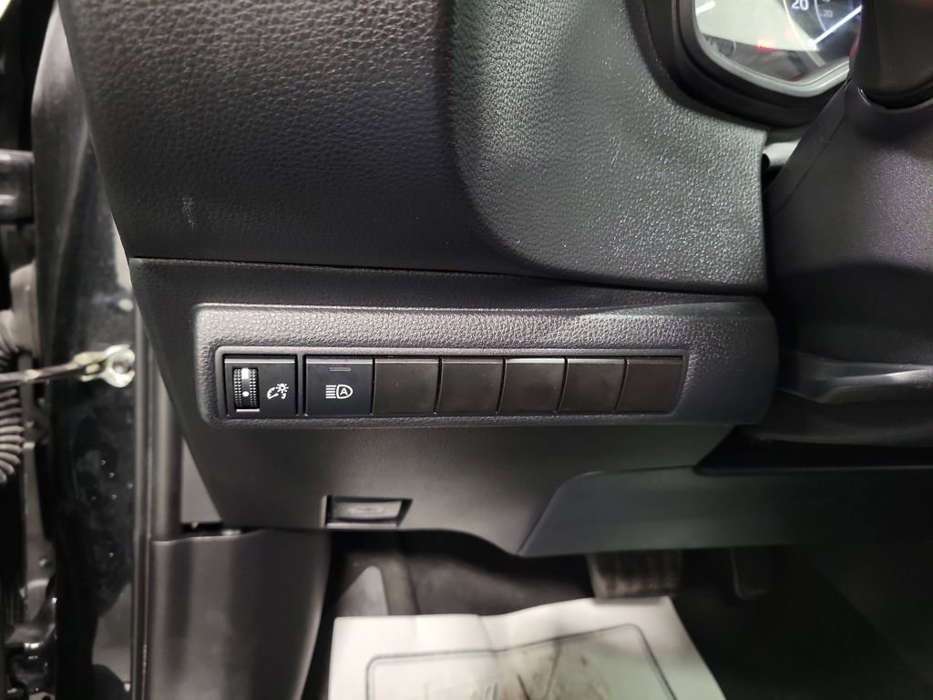 Used 2022 Toyota Corolla LE image 20