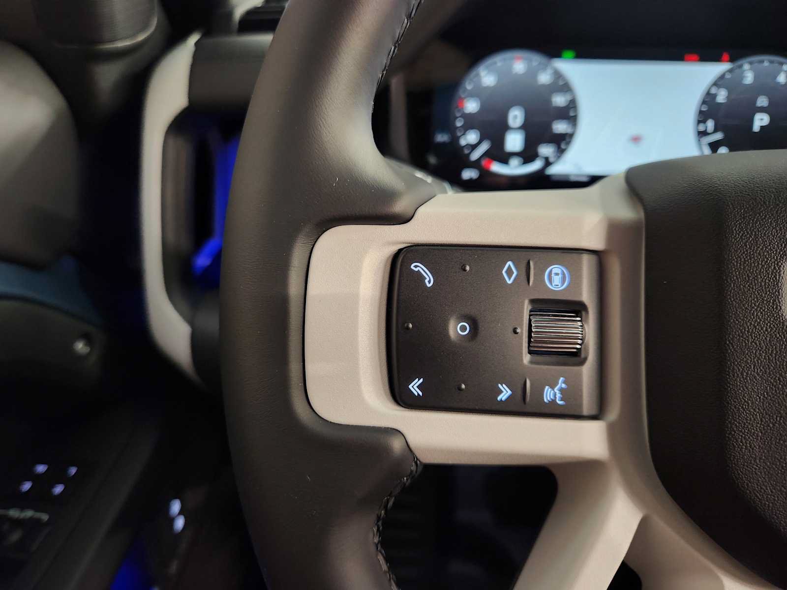 New 2026 Land Rover Defender 110 X-Dynamic SE AWD/4WD image 26