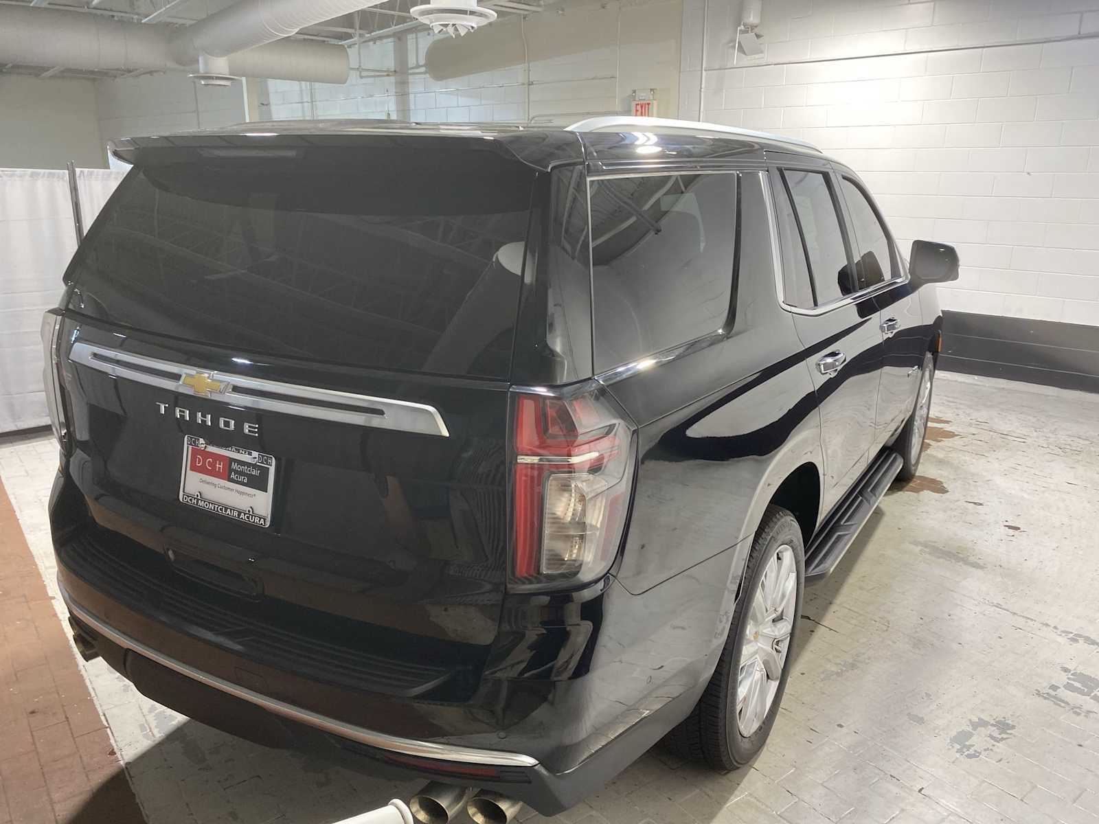 Used 2023 Chevrolet Tahoe High Country w/ Advanced Technology Package AWD/4WD image 26