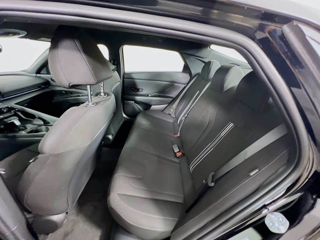 New 2025 Hyundai Elantra SEL image 21