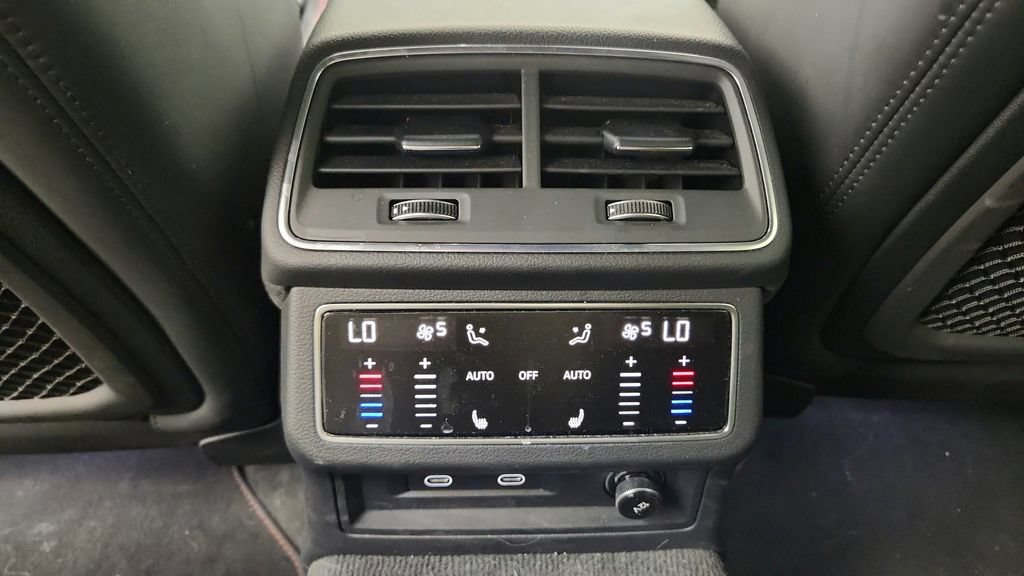 Used 2022 Audi RS 6 AWD/4WD image 42