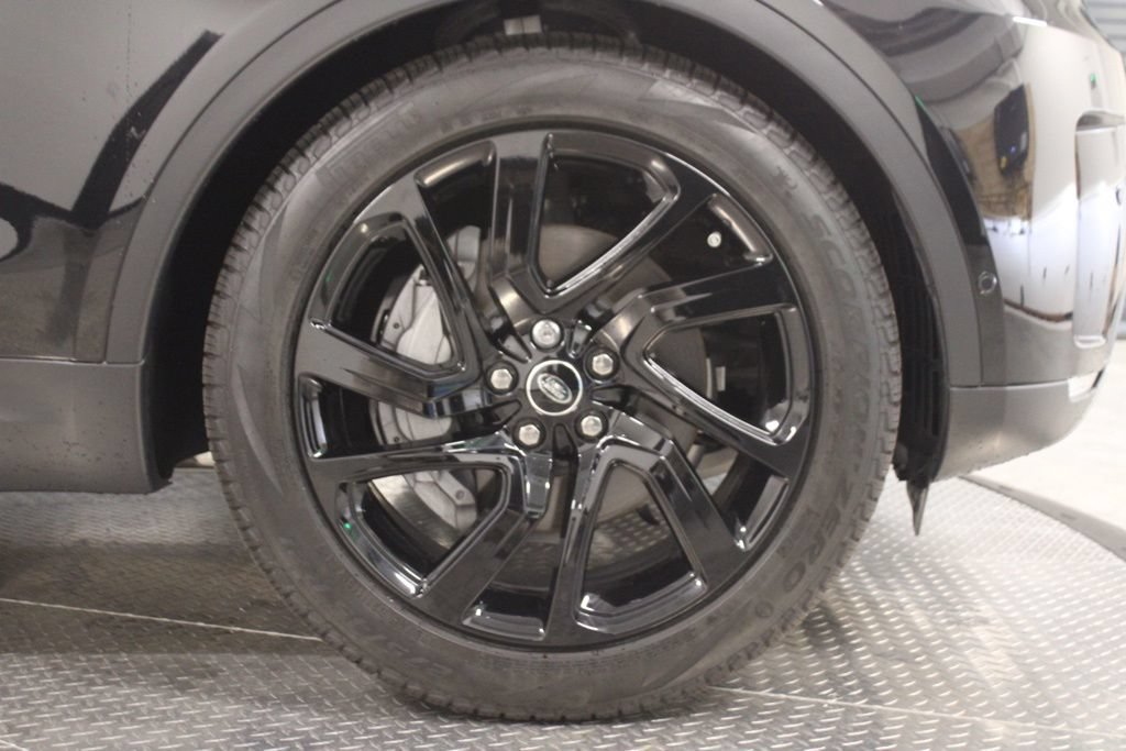 Used 2025 Land Rover Discovery S AWD/4WD image 13