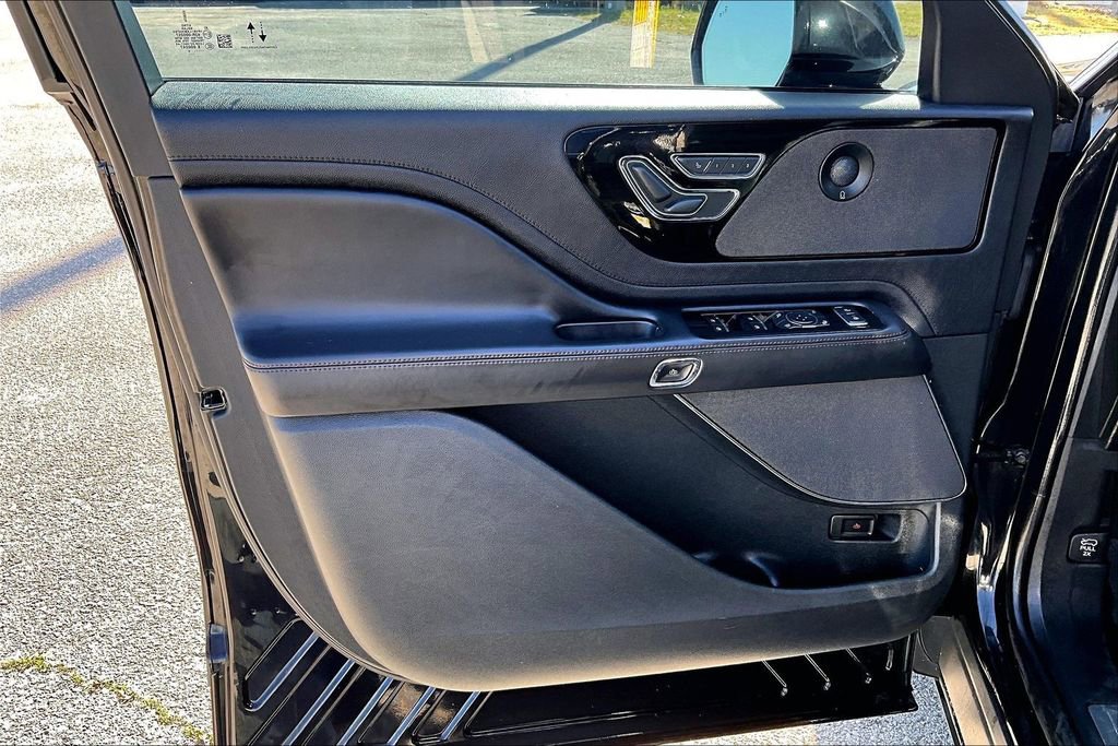 Used 2020 Lincoln Aviator Reserve w/ Elements Package Plus image 24