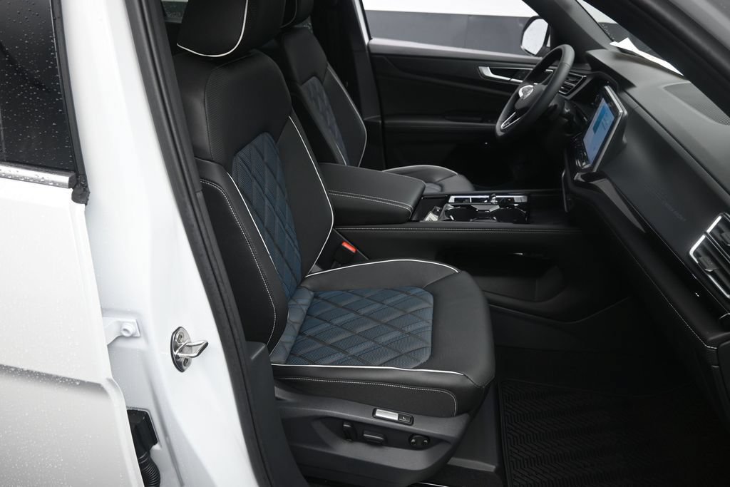 New 2026 Volkswagen Atlas Cross Sport SEL Premium R-Line AWD/4WD image 30