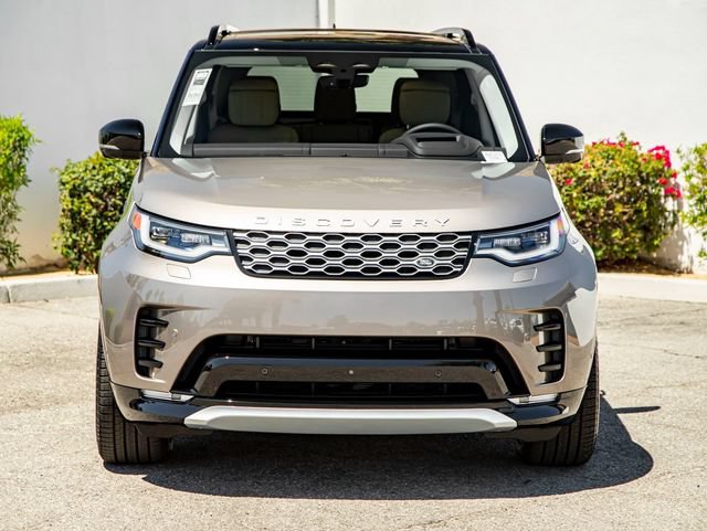 New 2025 Land Rover Discovery Metropolitan Edition AWD/4WD image 3