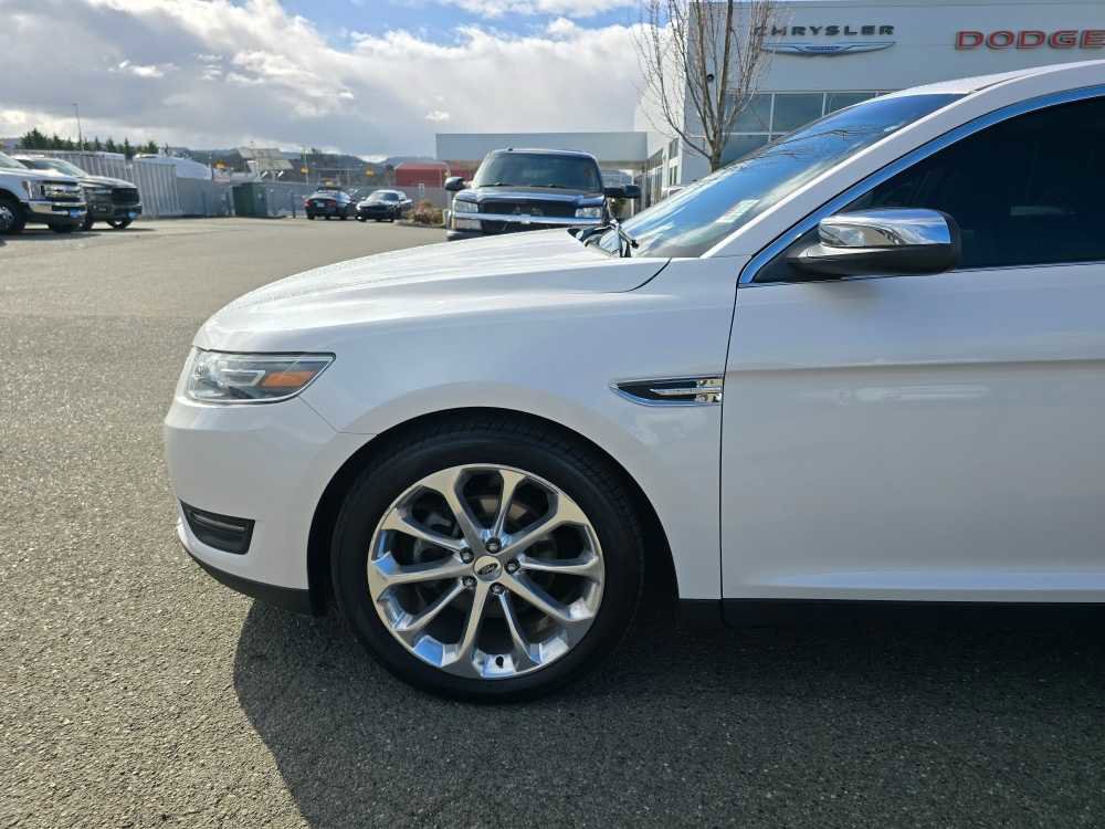 Used 2018 Ford Taurus Limited image 18