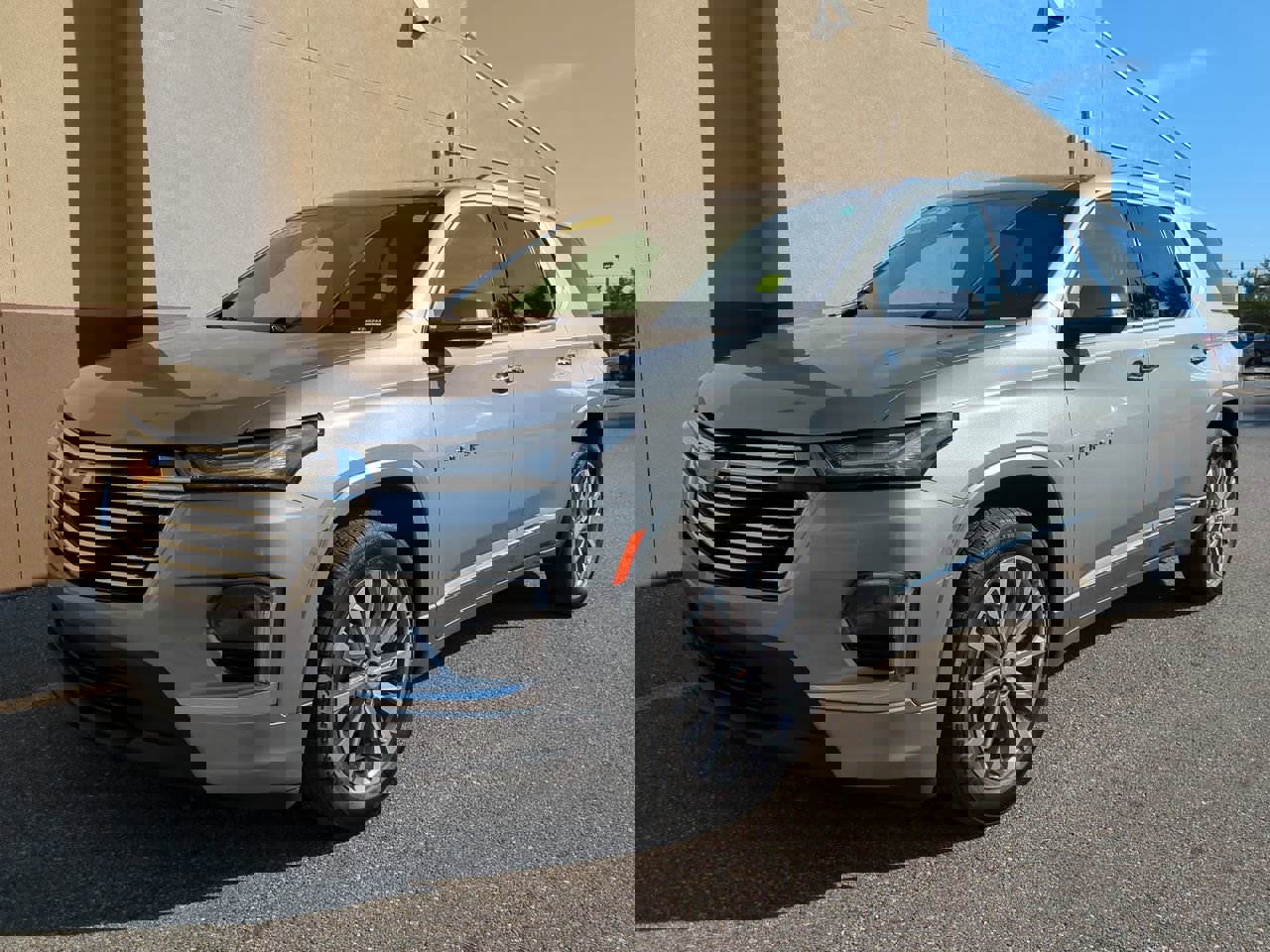 Used 2023 Chevrolet Traverse Premier image 8