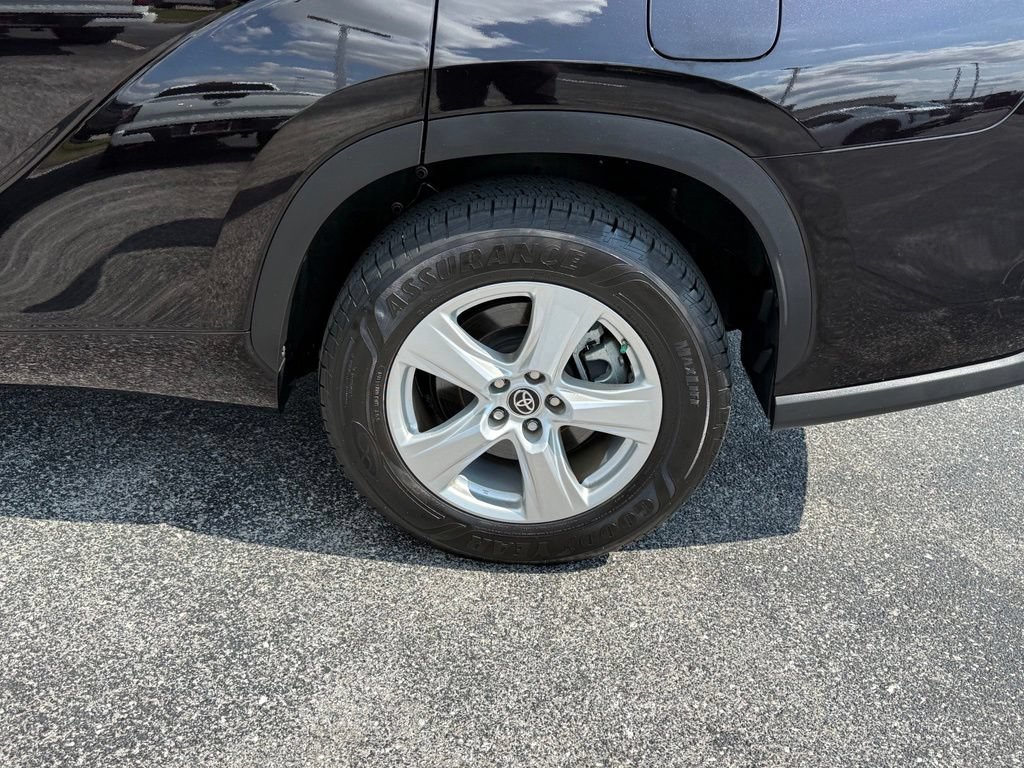 Used 2022 Toyota Highlander LE FWD image 54