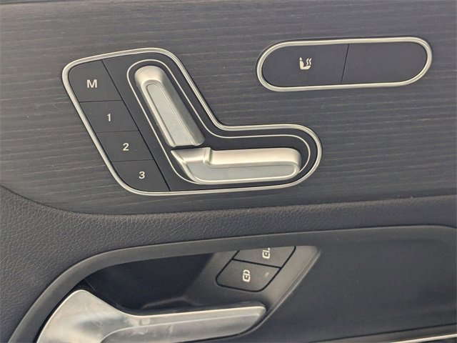 Used 2020 Mercedes-Benz GLB 250 4MATIC image 11