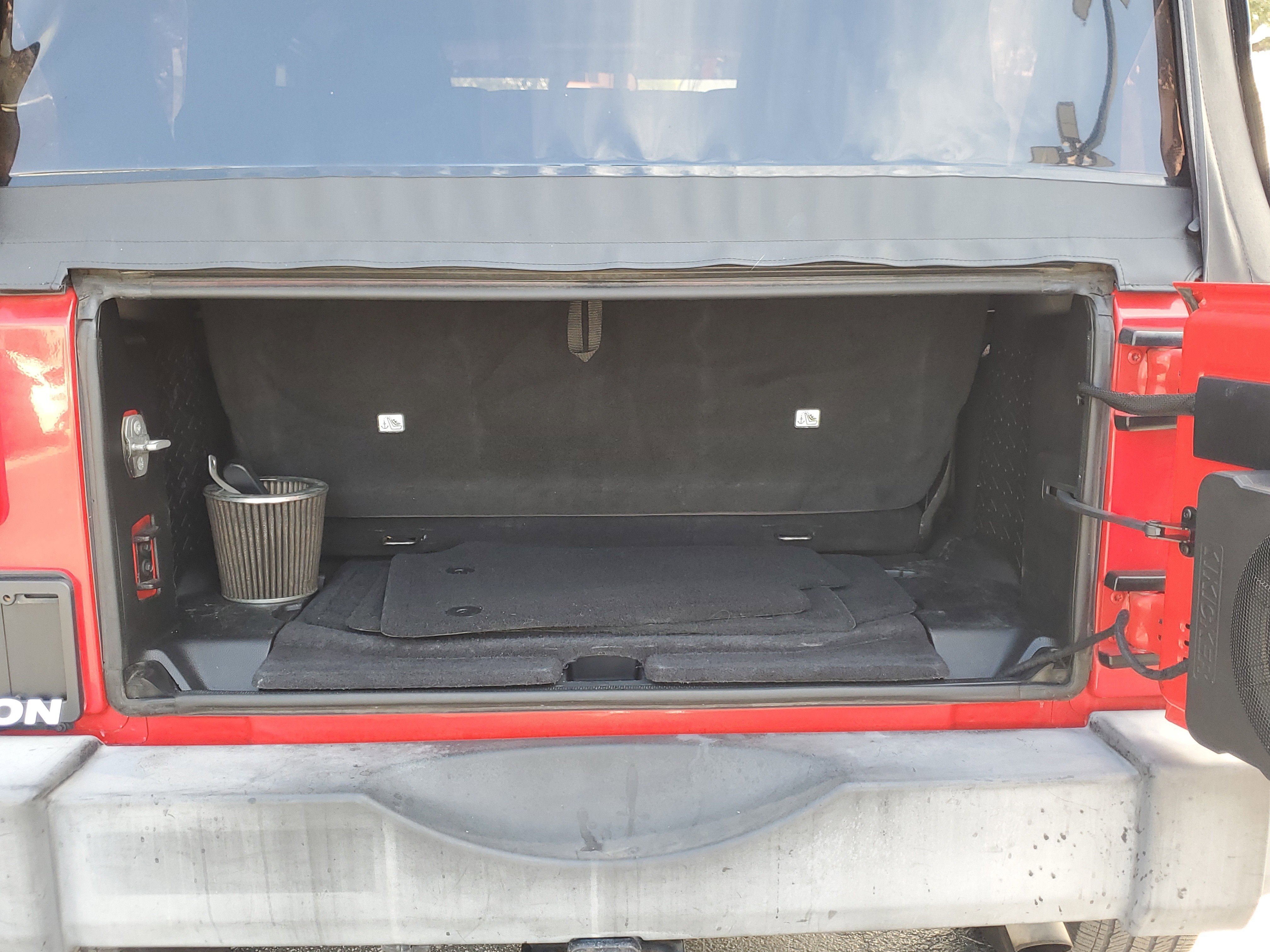 Used 2015 Jeep Wrangler Sport image 9