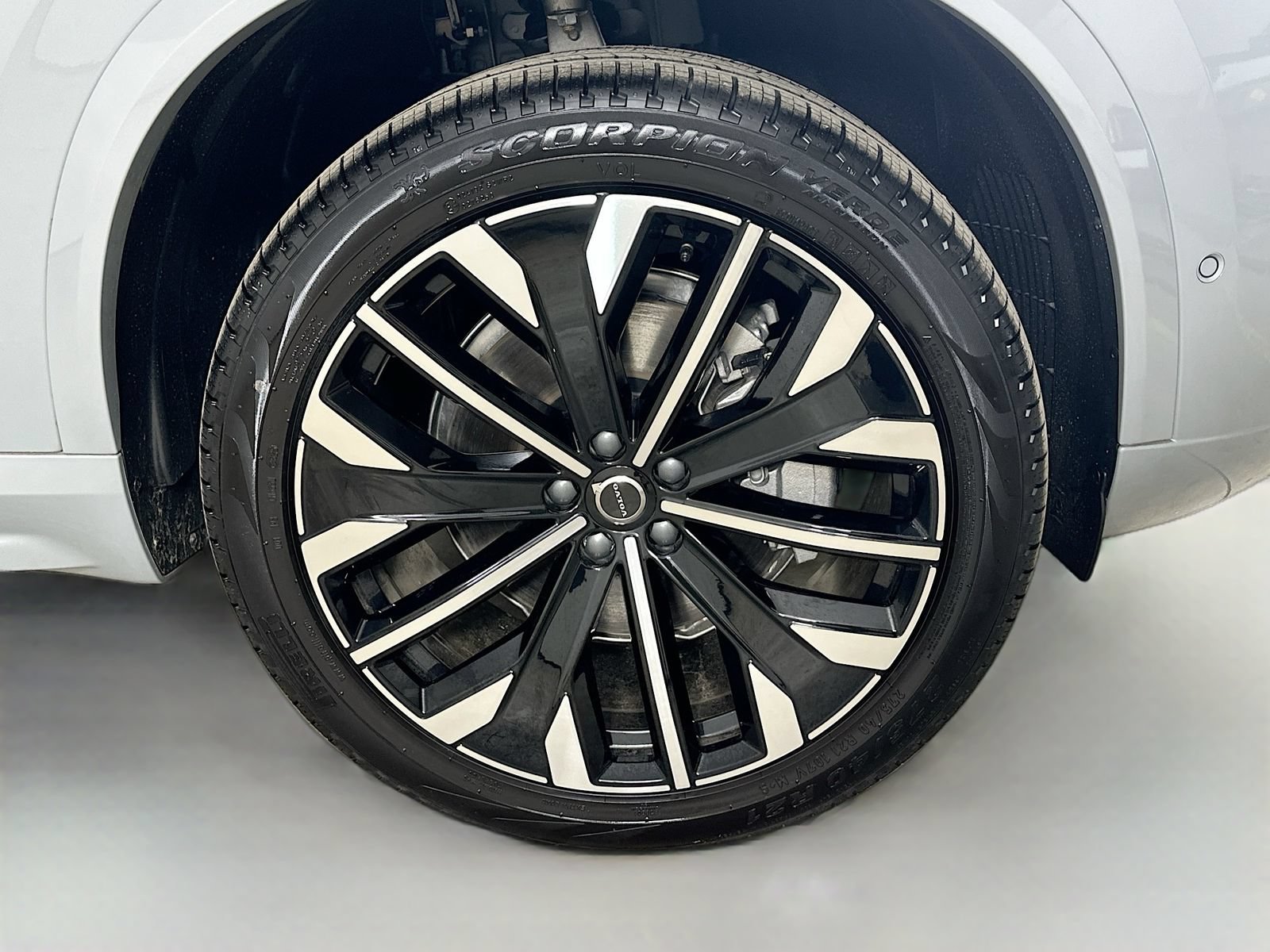 New 2026 Volvo XC90 B6 Ultra w/ Protection Package Premier AWD/4WD image 10