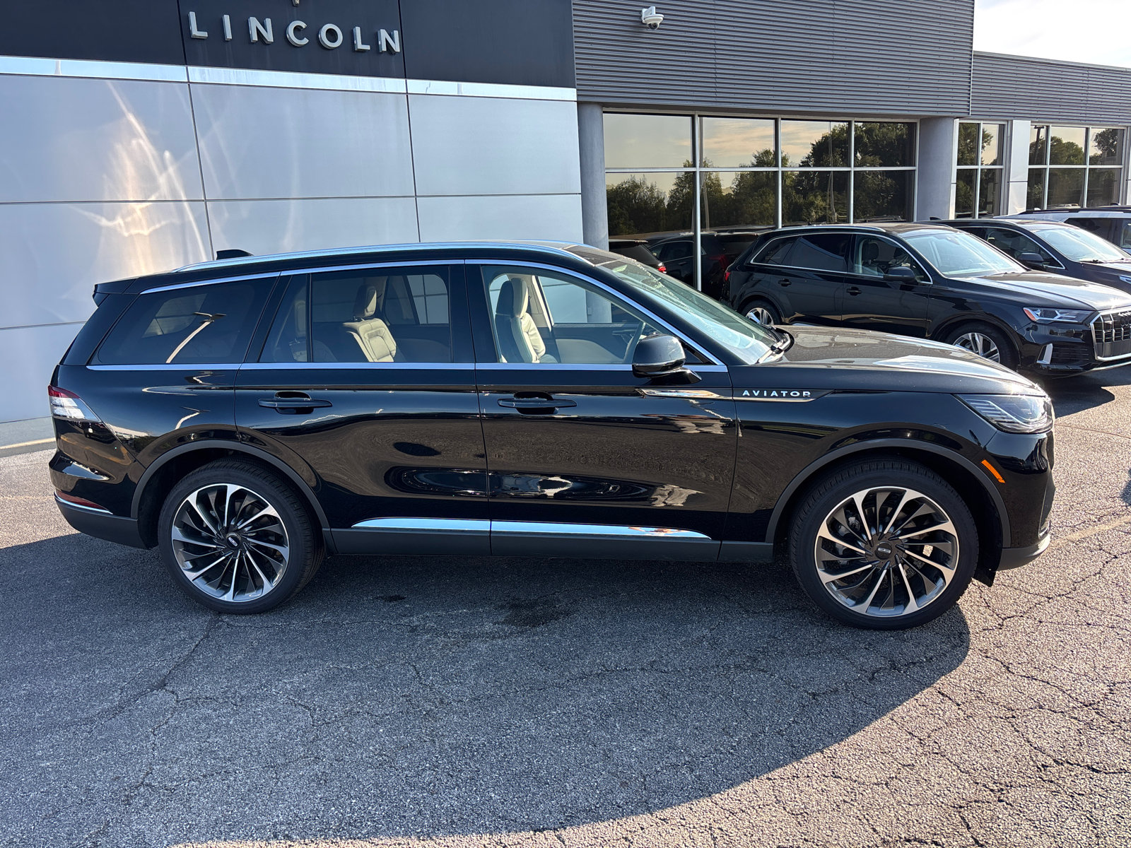 New 2026 Lincoln Aviator Reserve AWD/4WD image 8