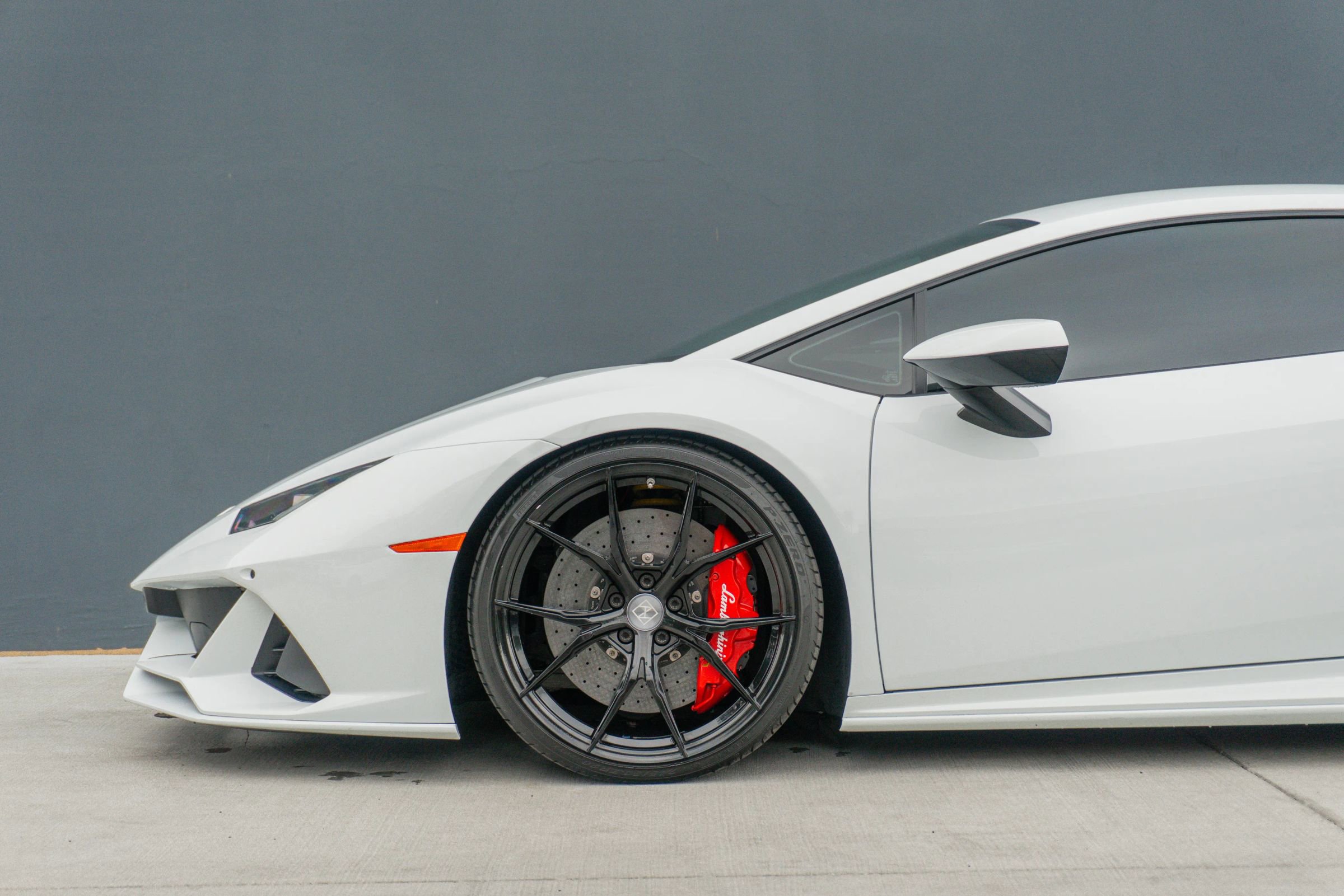 Used 2020 Lamborghini Huracan EVO image 14