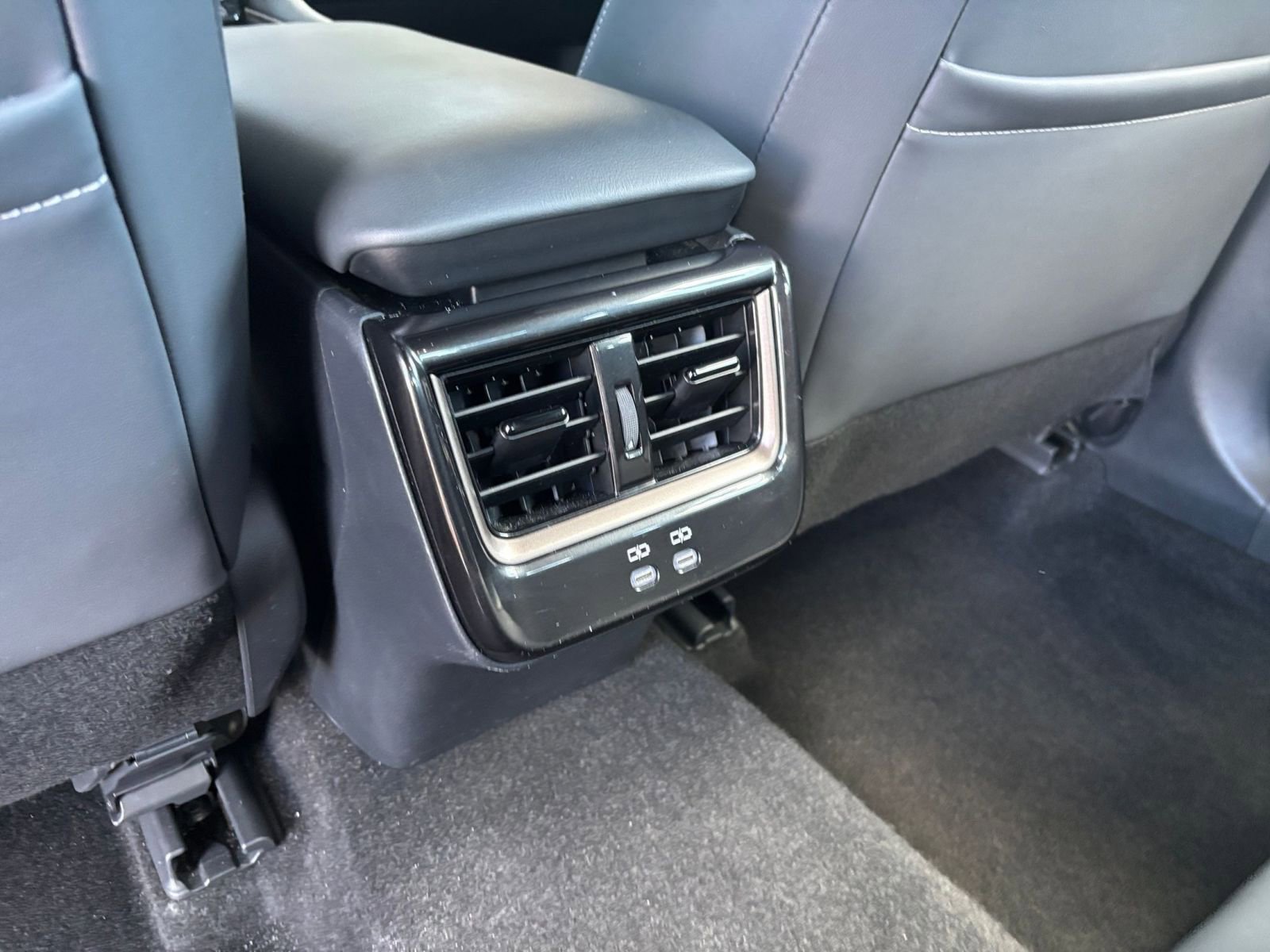 Used 2025 Toyota Crown AWD/4WD image 24