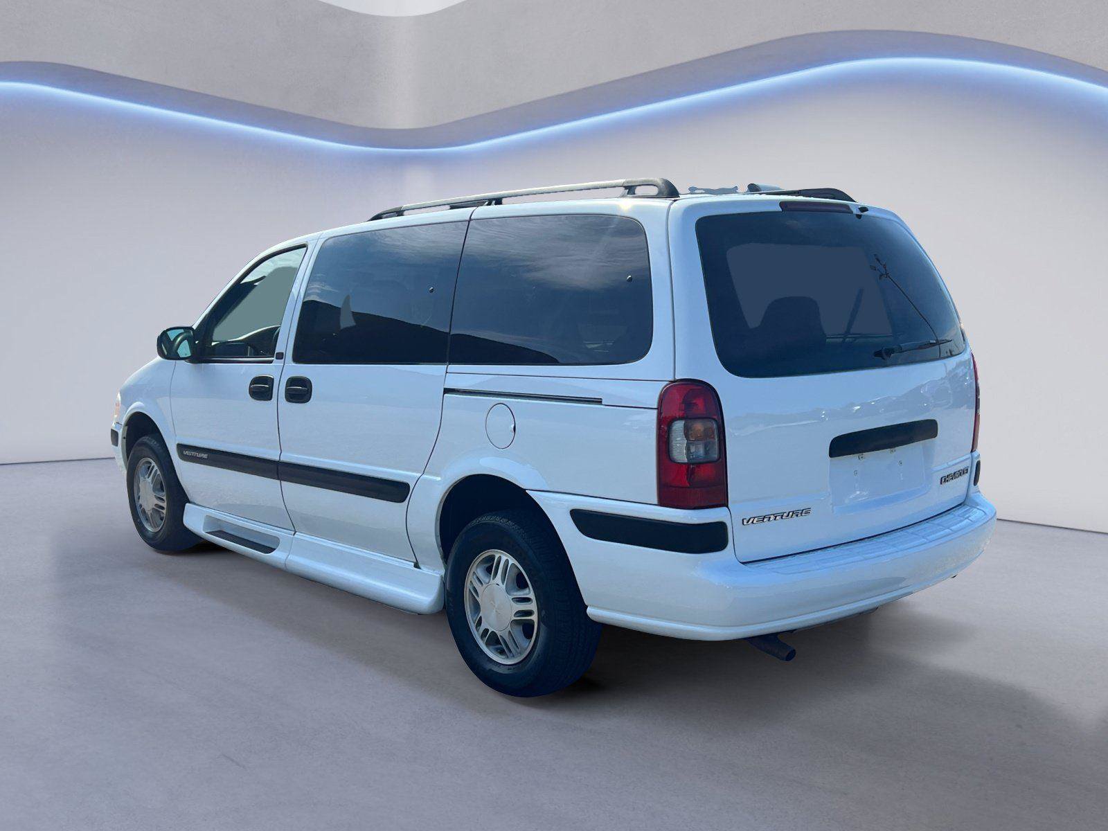 Used 2004 Chevrolet Venture LS w/ Easy Order Package FWD image 5