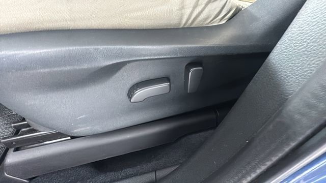 Used 2021 Subaru Ascent Premium w/ Convenience Package image 11