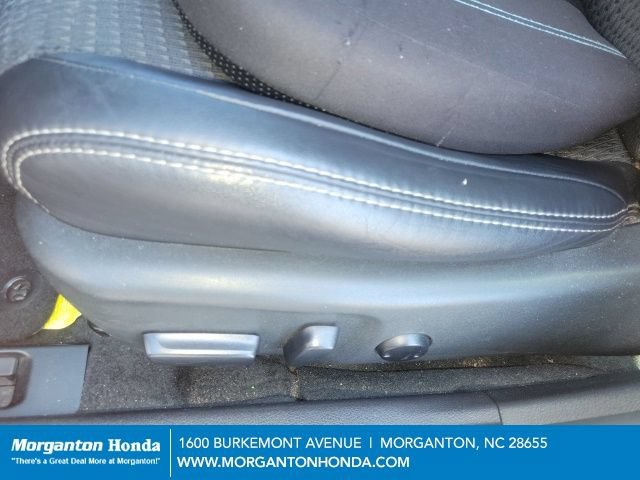 Used 2013 Toyota Camry SE FWD image 10