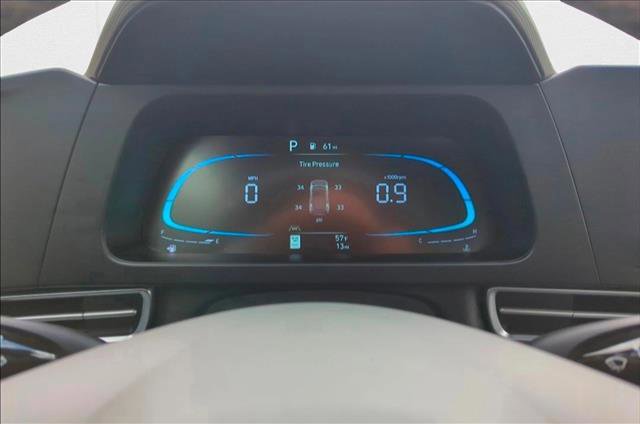 New 2025 Hyundai Elantra Sport image 12