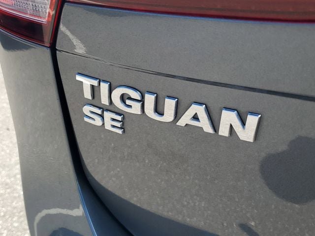 Certified 2020 Volkswagen Tiguan SE w/ Panoramic Sunroof Package FWD image 6