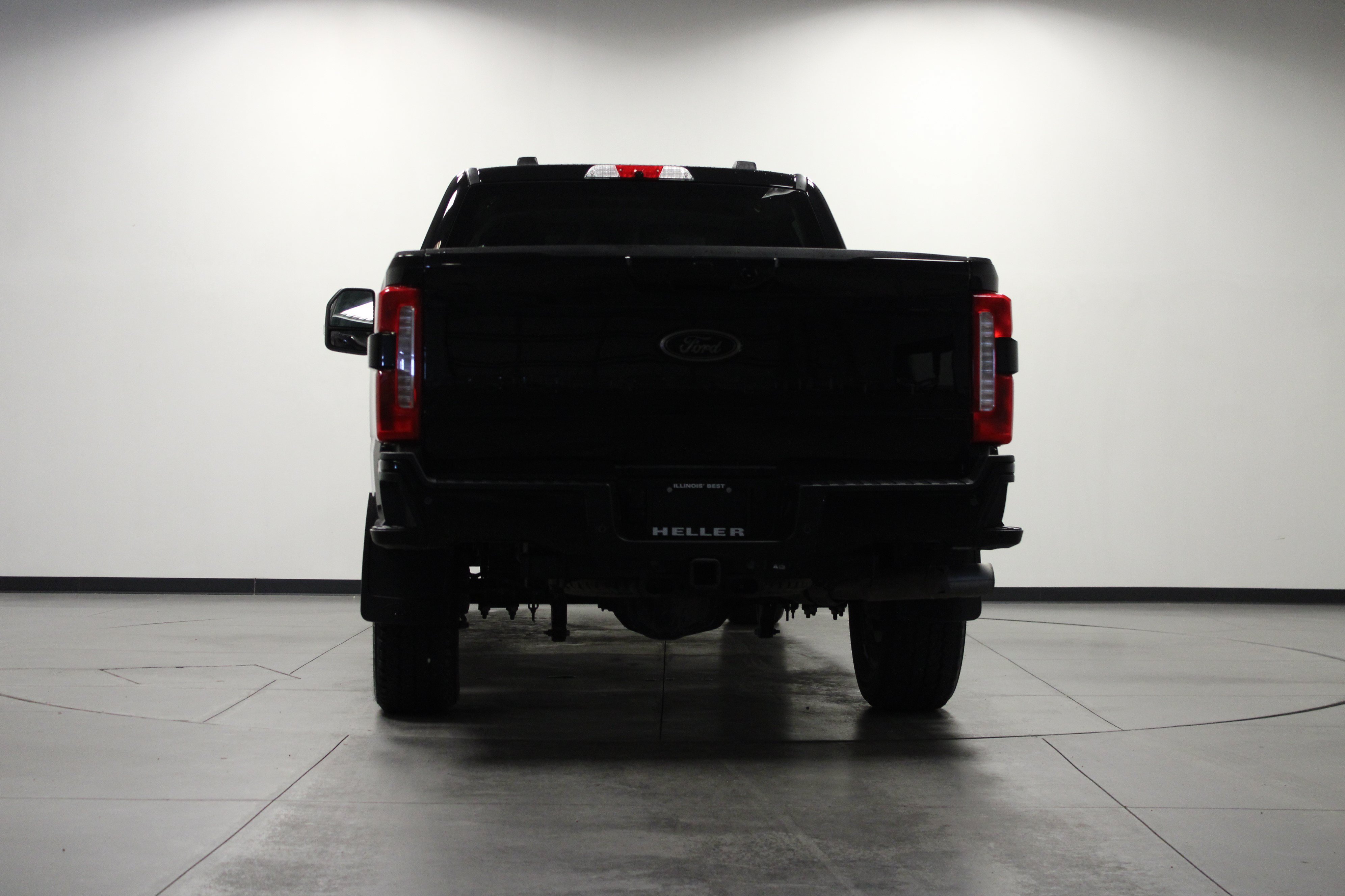 Used 2025 Ford F250 Lariat w/ Black Appearance Package AWD/4WD image 5