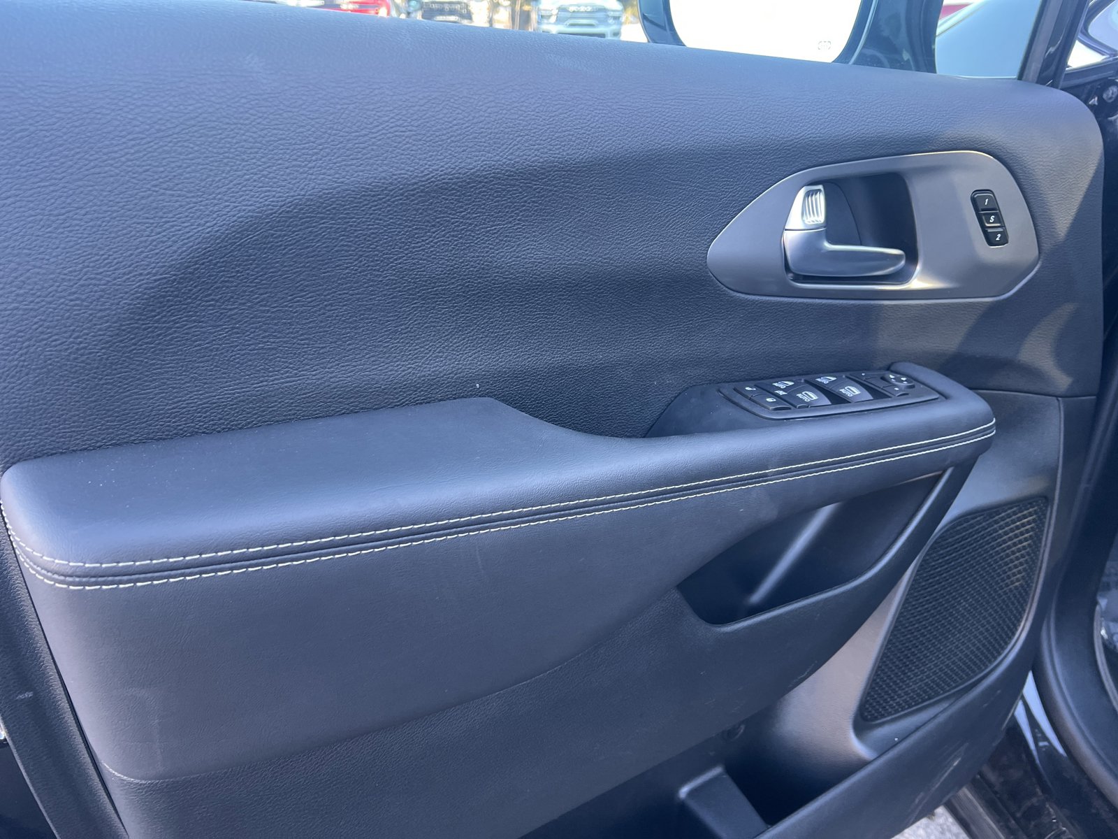 Certified 2026 Chrysler Pacifica Select image 16