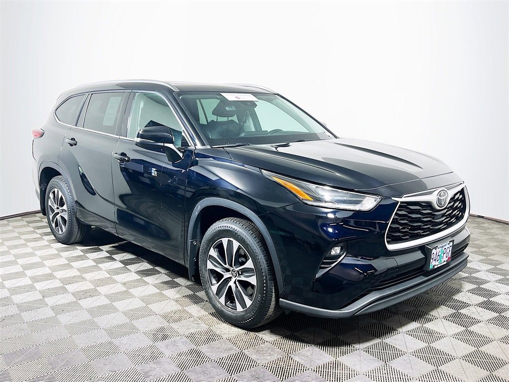 Certified 2021 Toyota Highlander XLE