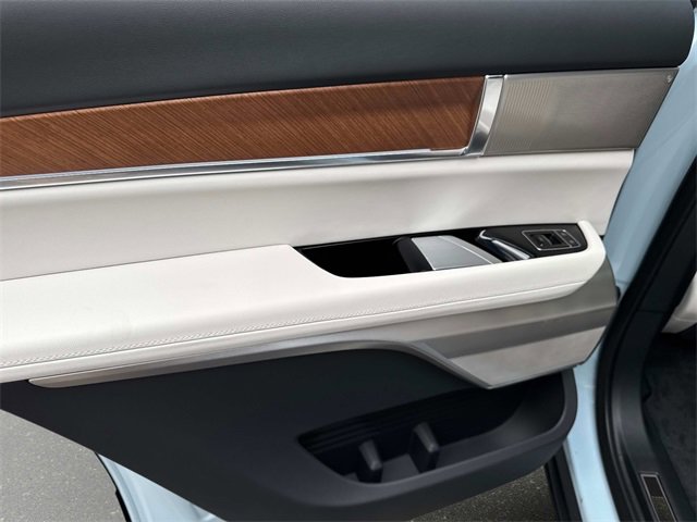 New 2026 Cadillac Vistiq Sport image 13