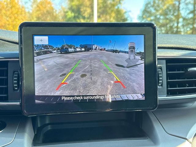 Used 2024 Ford Explorer XLT w/ Equipment Group 202A image 30