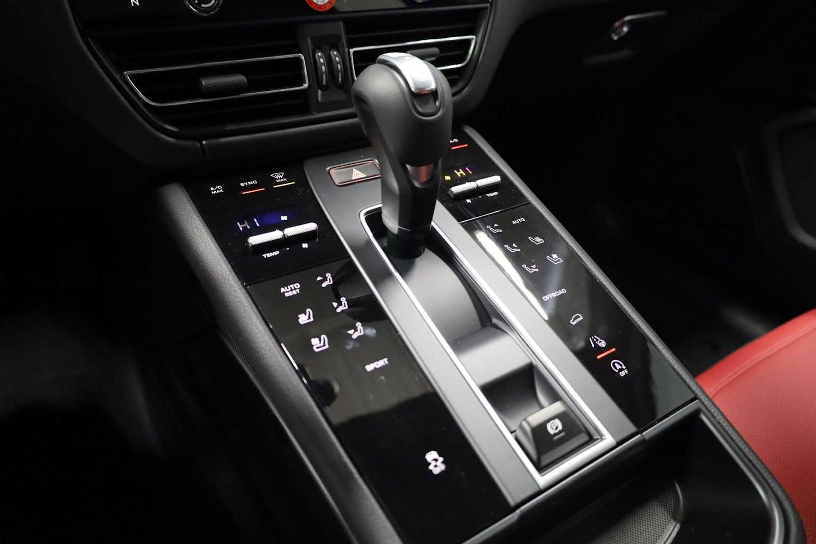 New 2026 Porsche Macan image 29