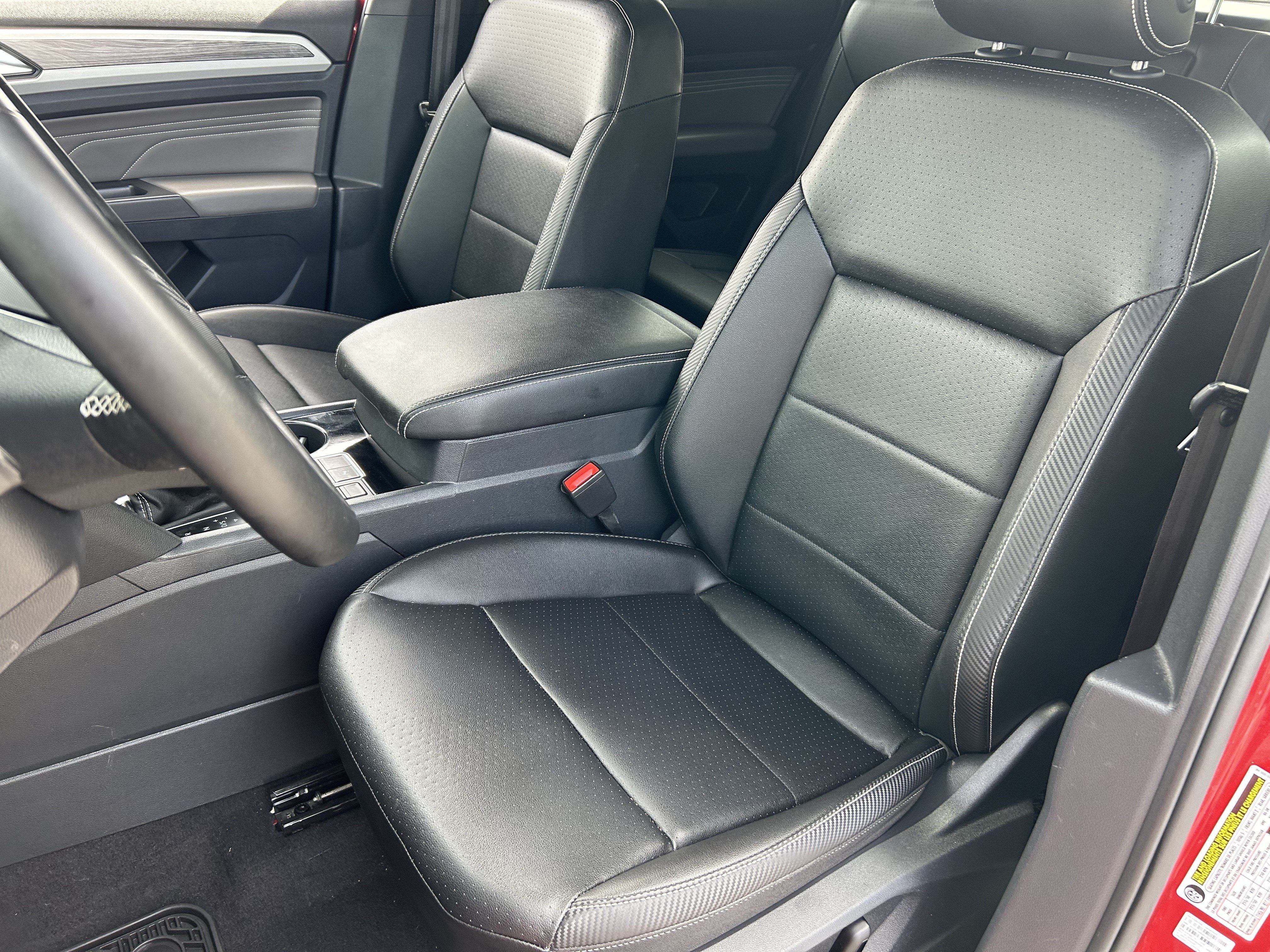 Used 2023 Volkswagen Atlas Cross Sport SE w/ Panoramic Sunroof Package FWD image 18