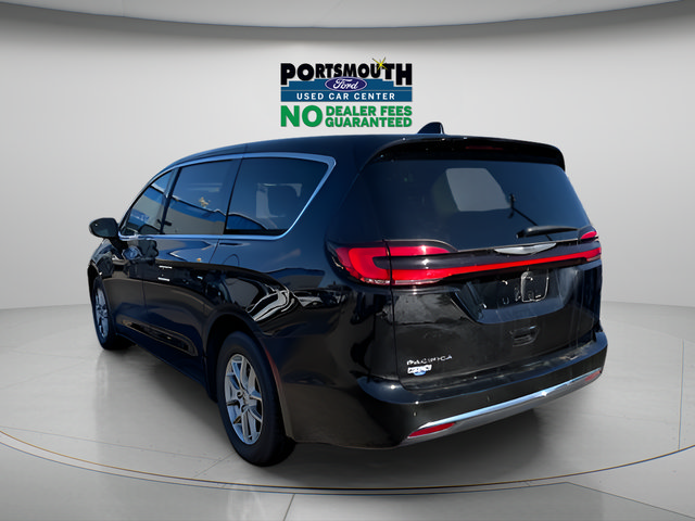 Used 2024 Chrysler Pacifica Touring-L FWD image 24