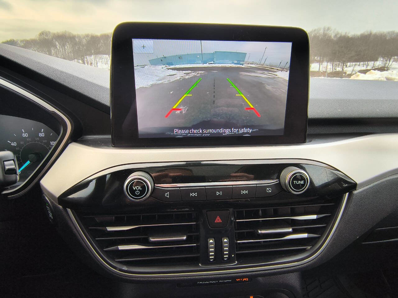 Used 2020 Ford Escape SE image 14