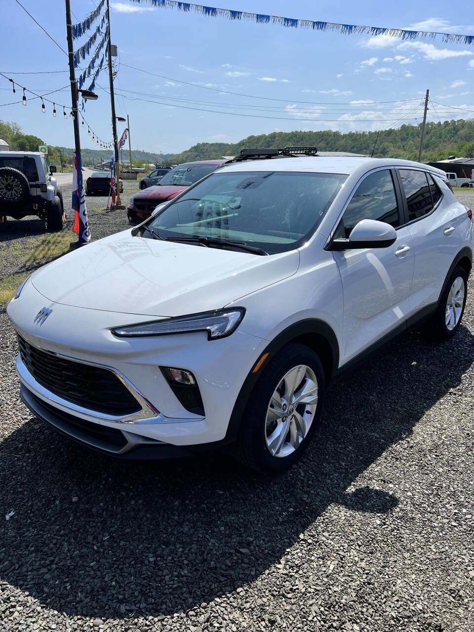 Used 2024 Buick Encore GX Preferred FWD image 1