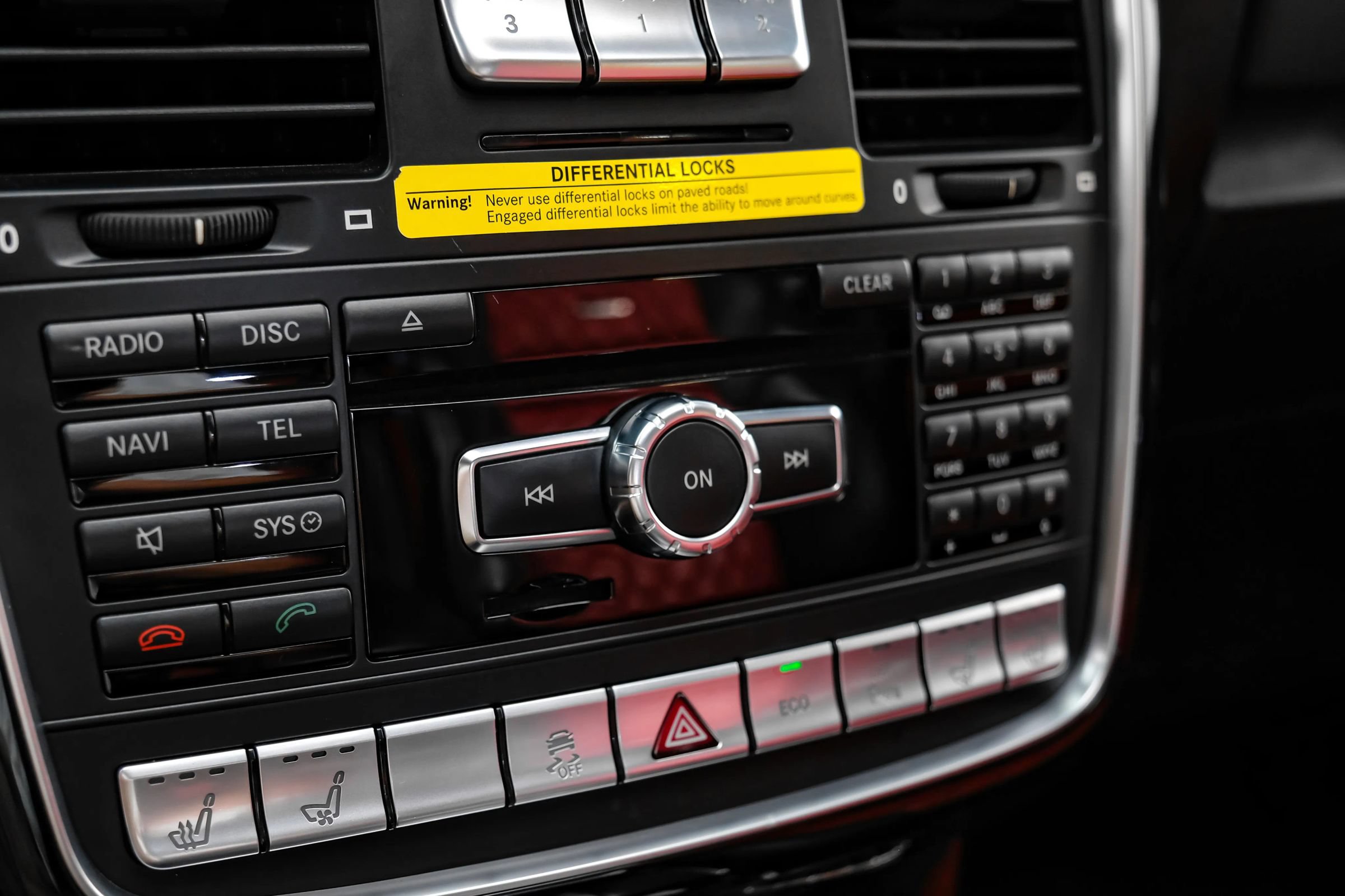 Used 2015 Mercedes-Benz G 63 AMG 4MATIC w/ PA6 Package image 25