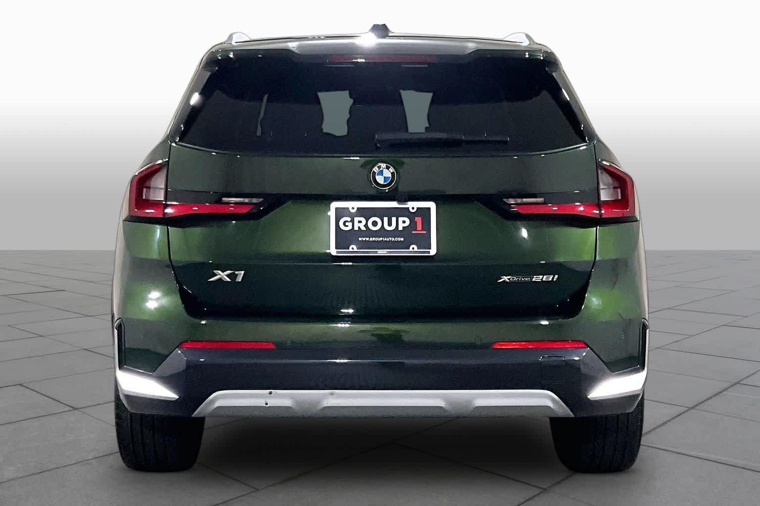Used 2023 BMW X1 xDrive28i w/ Premium Package AWD/4WD image 4