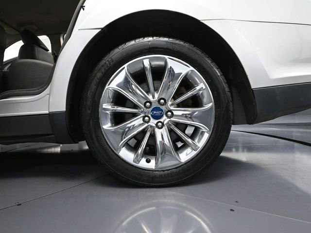 Used 2010 Ford Taurus Limited image 11