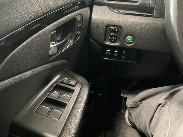 Used 2017 Honda Pilot Touring image 17
