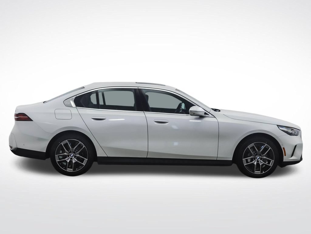 Used 2026 BMW 530i xDrive AWD/4WD image 6