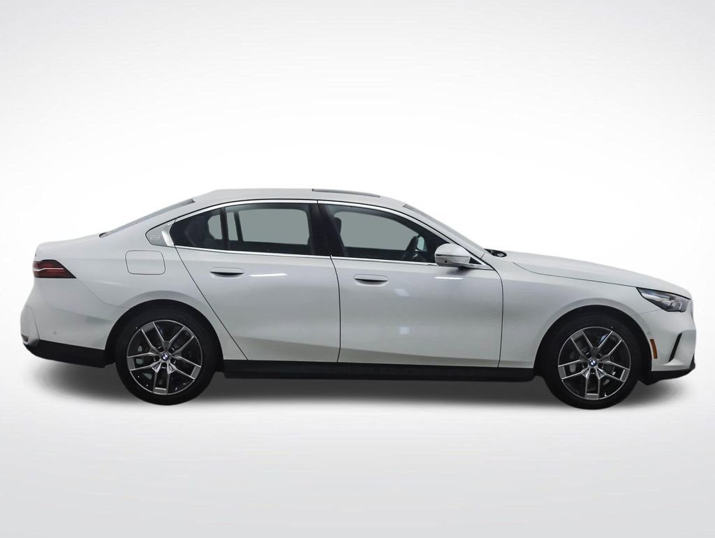 Used 2026 BMW 530i xDrive AWD/4WD image 6