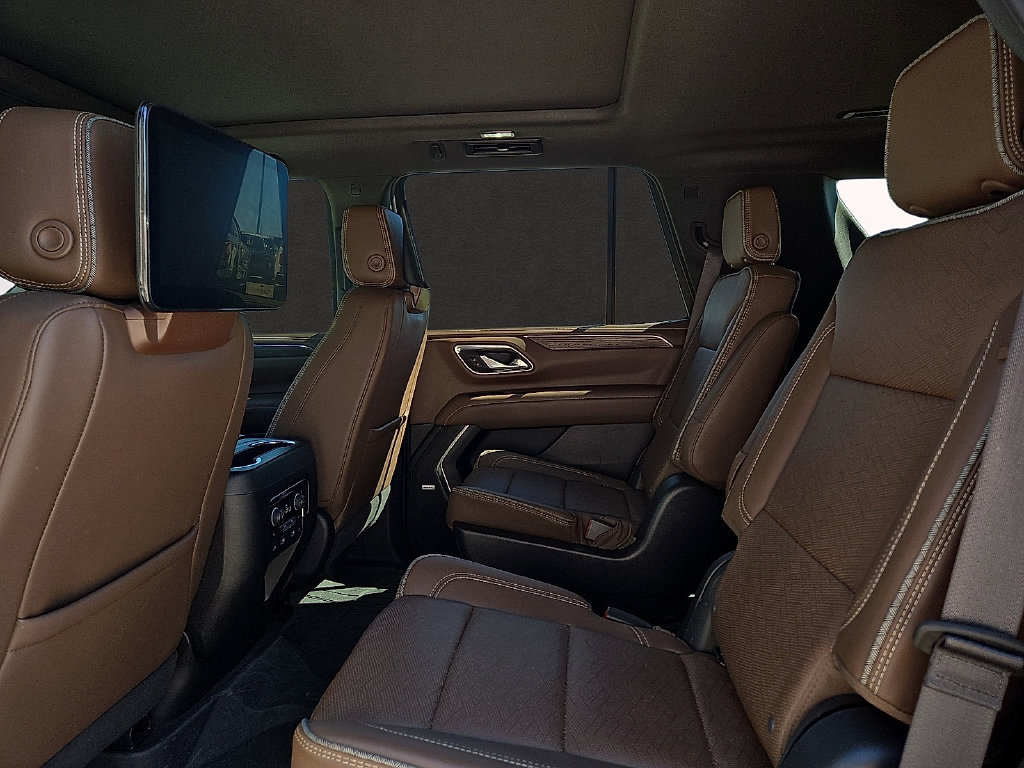 Used 2023 Chevrolet Tahoe High Country w/ Advanced Technology Package AWD/4WD image 10