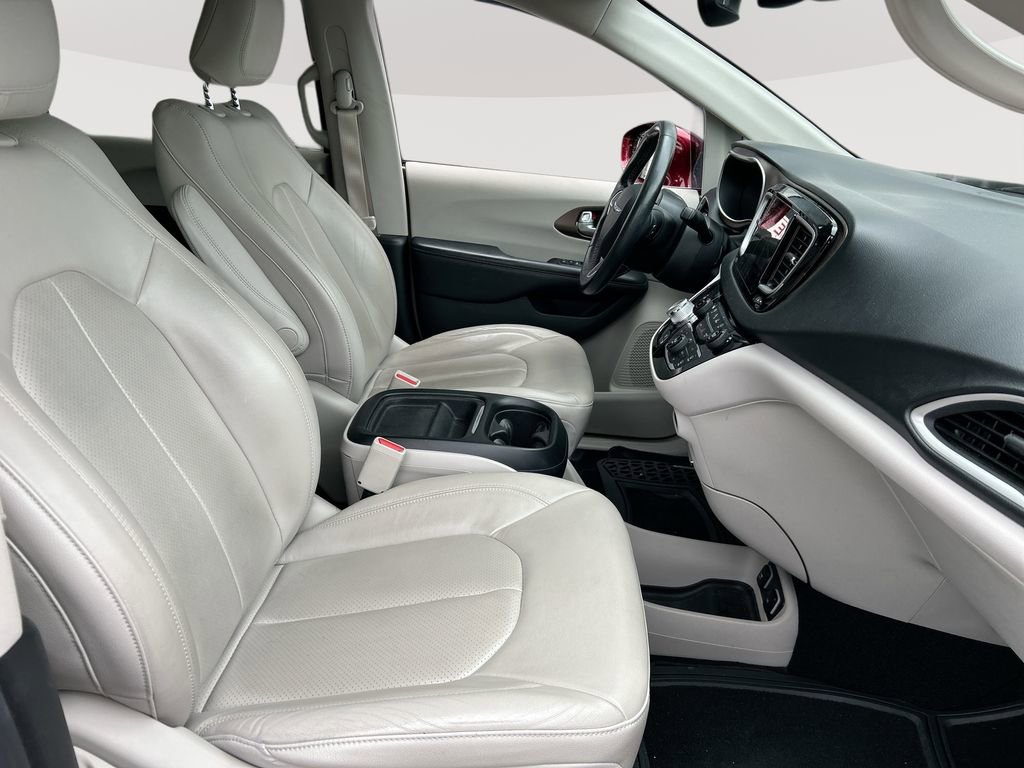 Used 2019 Chrysler Pacifica Touring-L w/ Advanced Safetytec Group FWD image 29