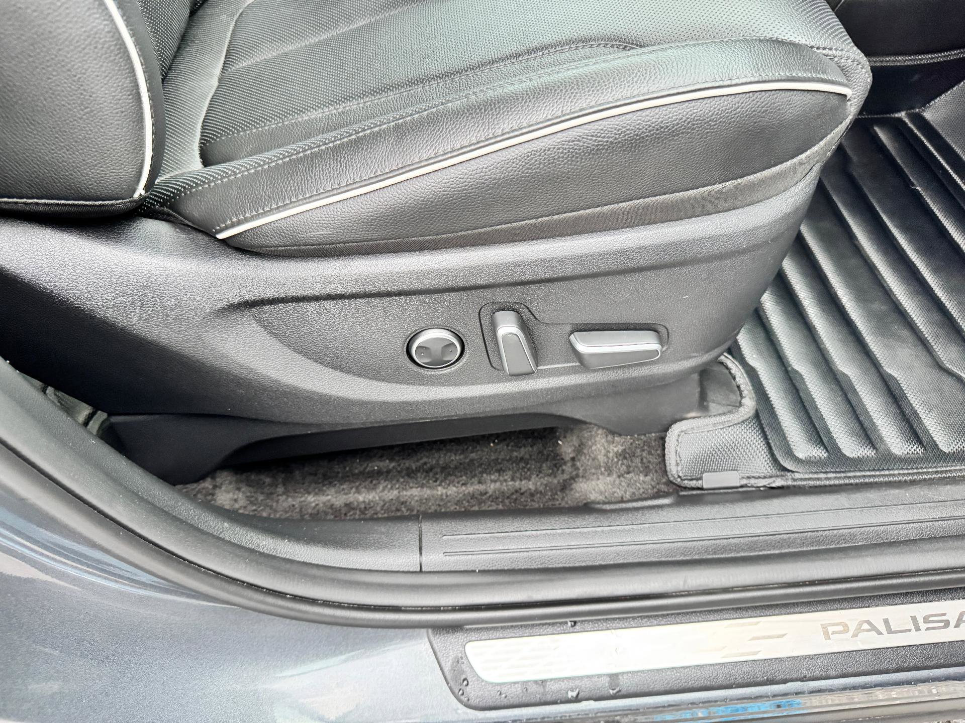 Used 2025 Hyundai Palisade Limited image 23